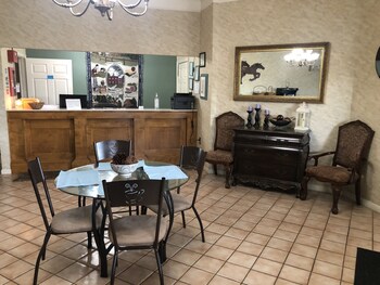 The Tompkinsville Inn,,2 star