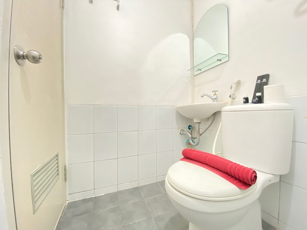 cozy studio room at grand asia afrika apartment