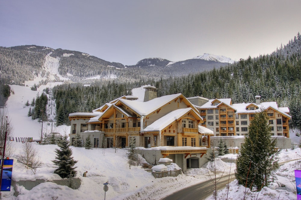 first tracks lodge