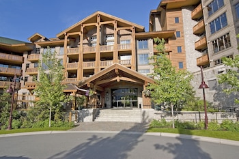 first tracks lodge