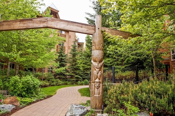 Hilton Grand Vacations Club Whistler,British Columbia>>Whistler,4 star