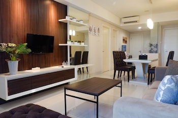 scenic modern 2br apartment at trillium residence