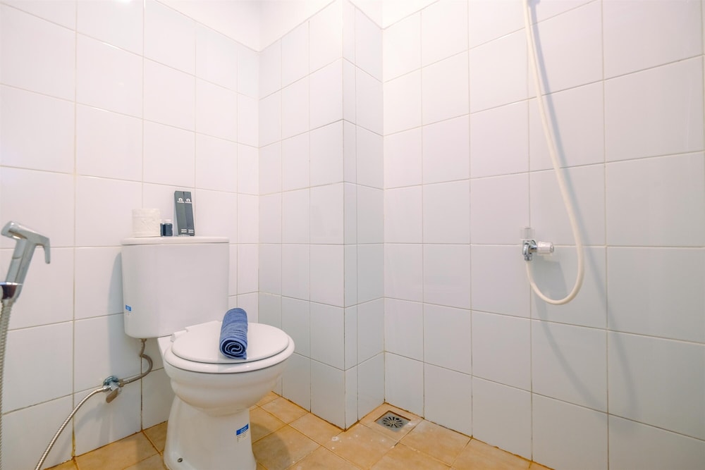 cozy and tranquil studio apartment at gunung putri square