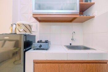 cozy and tranquil studio apartment at gunung putri square
