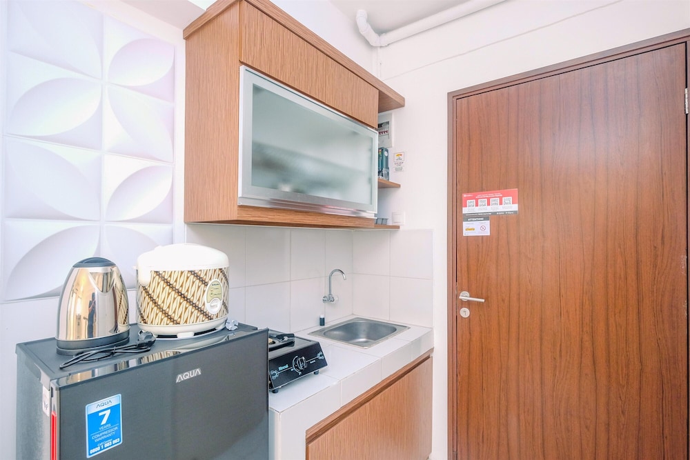 cozy and tranquil studio apartment at gunung putri square