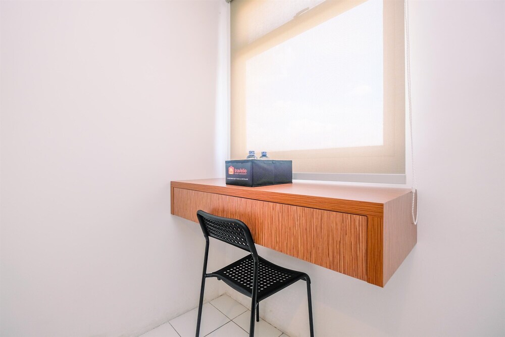 cozy and tranquil studio apartment at gunung putri square