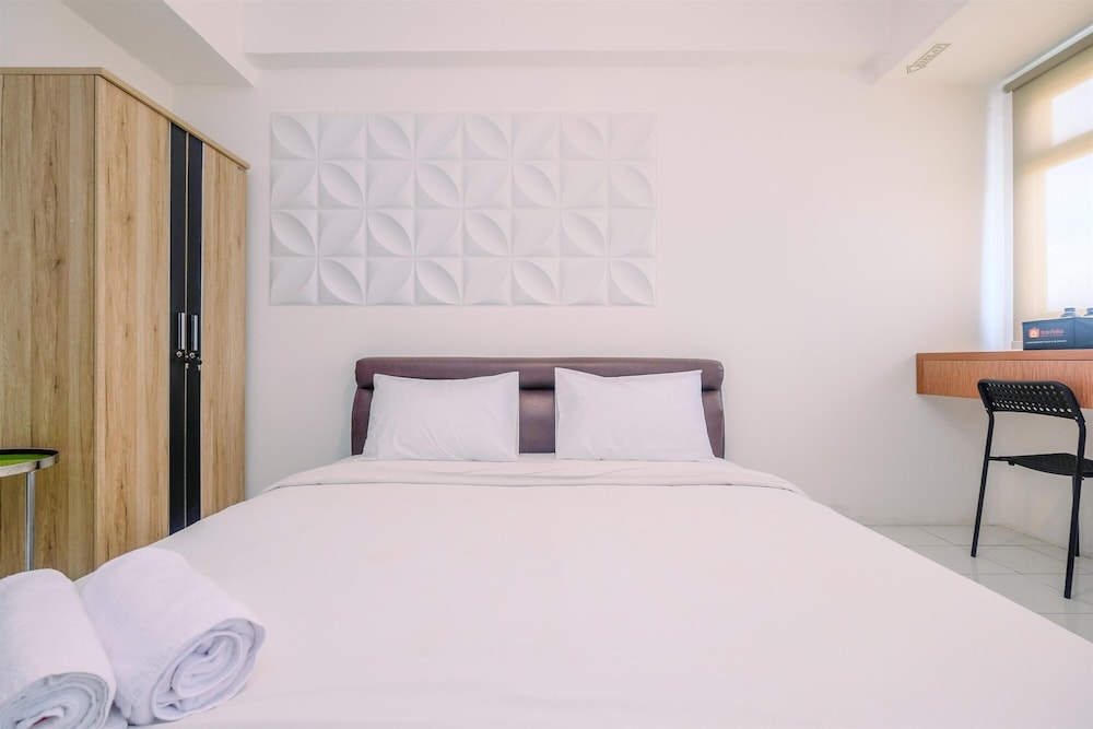 cozy and tranquil studio apartment at gunung putri square