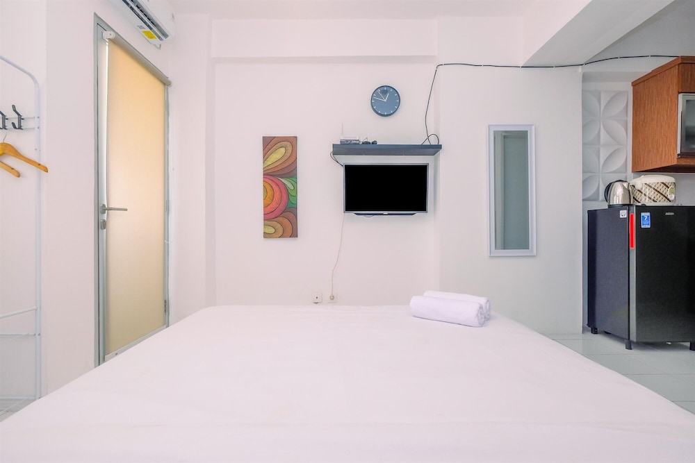 cozy and tranquil studio apartment at gunung putri square