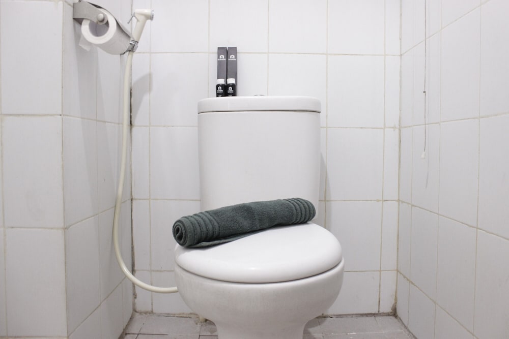 strategic and relaxing 2br at gateway apartment ahmad yani cicadas