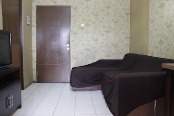 strategic and relaxing 2br at gateway apartment ahmad yani cicadas