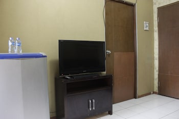 strategic and relaxing 2br at gateway apartment ahmad yani cicadas