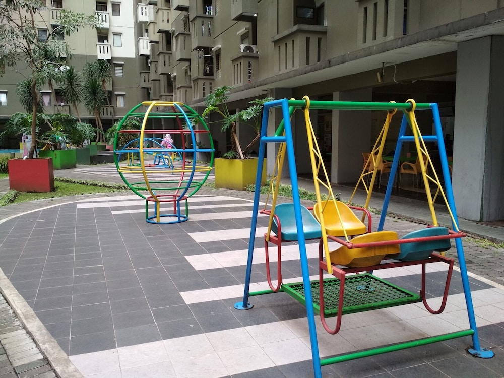 strategic and relaxing 2br at gateway apartment ahmad yani cicadas