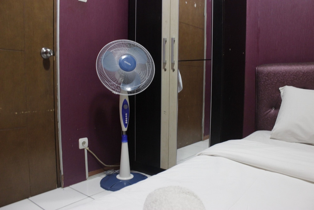 strategic and relaxing 2br at gateway apartment ahmad yani cicadas