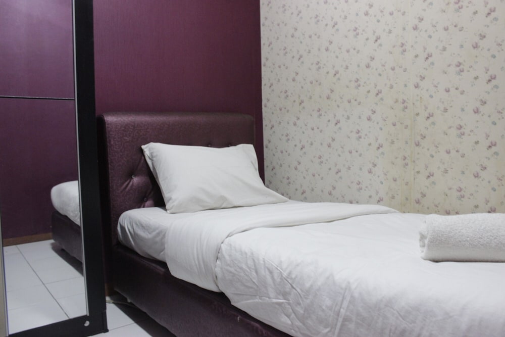 strategic and relaxing 2br at gateway apartment ahmad yani cicadas