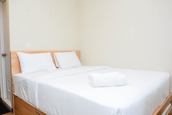relaxing studio at springlake summarecon bekasi apartment