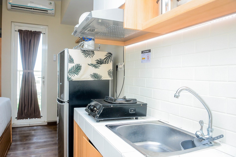 relaxing studio at springlake summarecon bekasi apartment