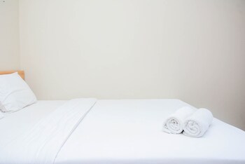 relaxing studio at springlake summarecon bekasi apartment