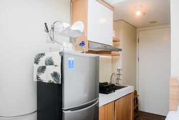 relaxing studio at springlake summarecon bekasi apartment