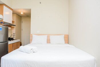 relaxing studio at springlake summarecon bekasi apartment