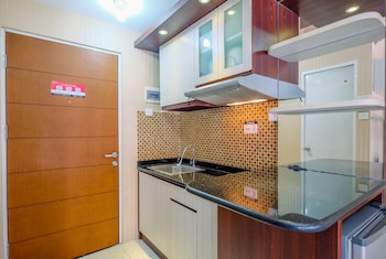 warm and nice studio apartment at taman melati margonda