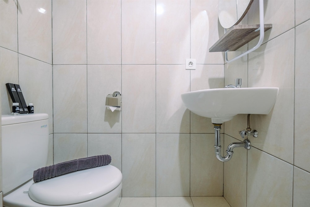 fully furnished with comfy design studio grand kamala lagoon apartment