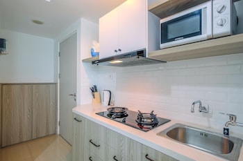 fully furnished with comfy design studio grand kamala lagoon apartment