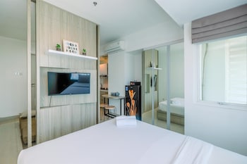 fully furnished with comfy design studio grand kamala lagoon apartment