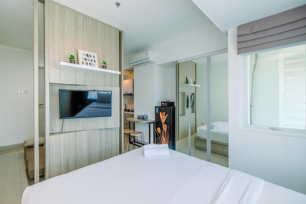 fully furnished with comfy design studio grand kamala lagoon apartment
