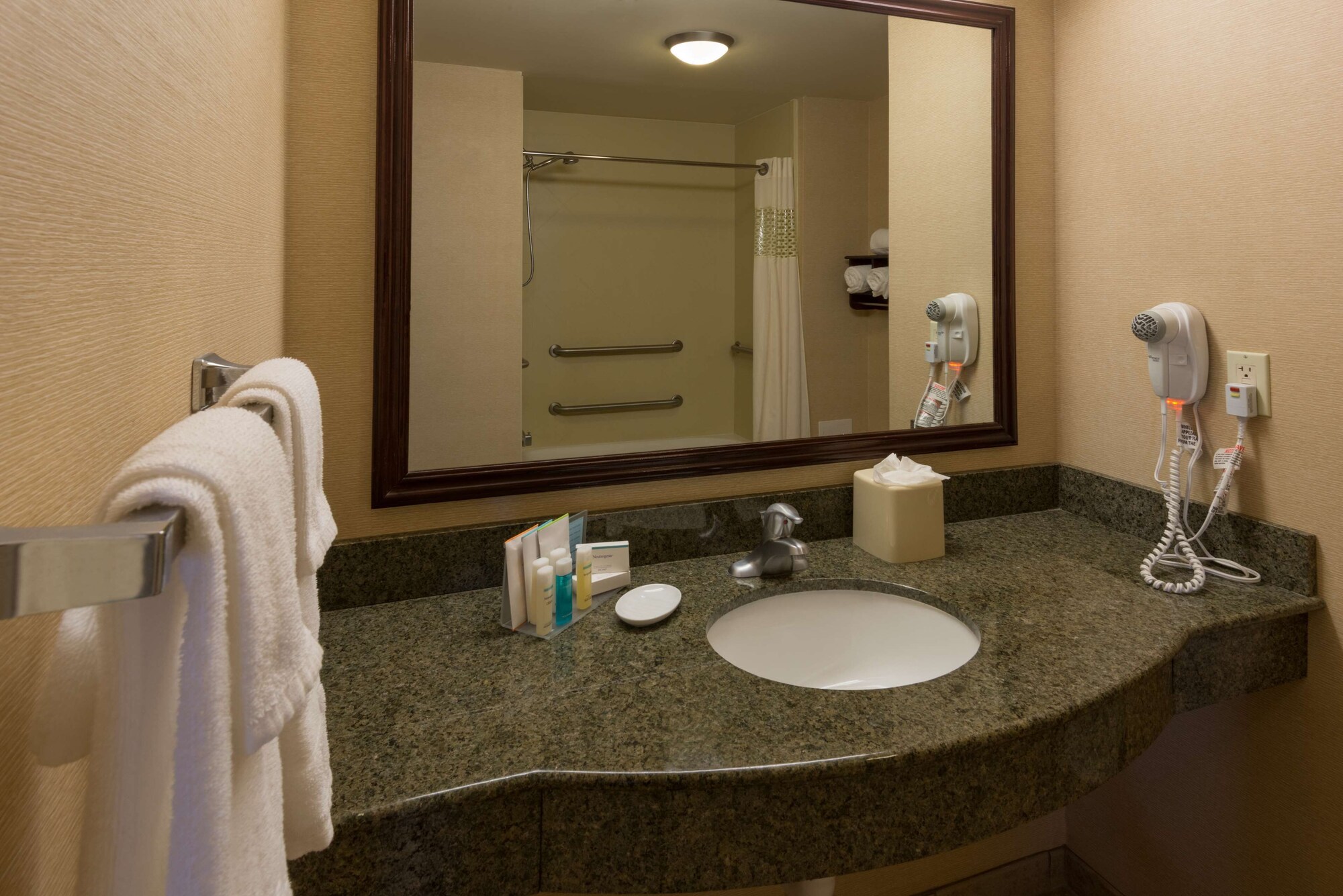 hampton inn and suites colorado springs air force academy