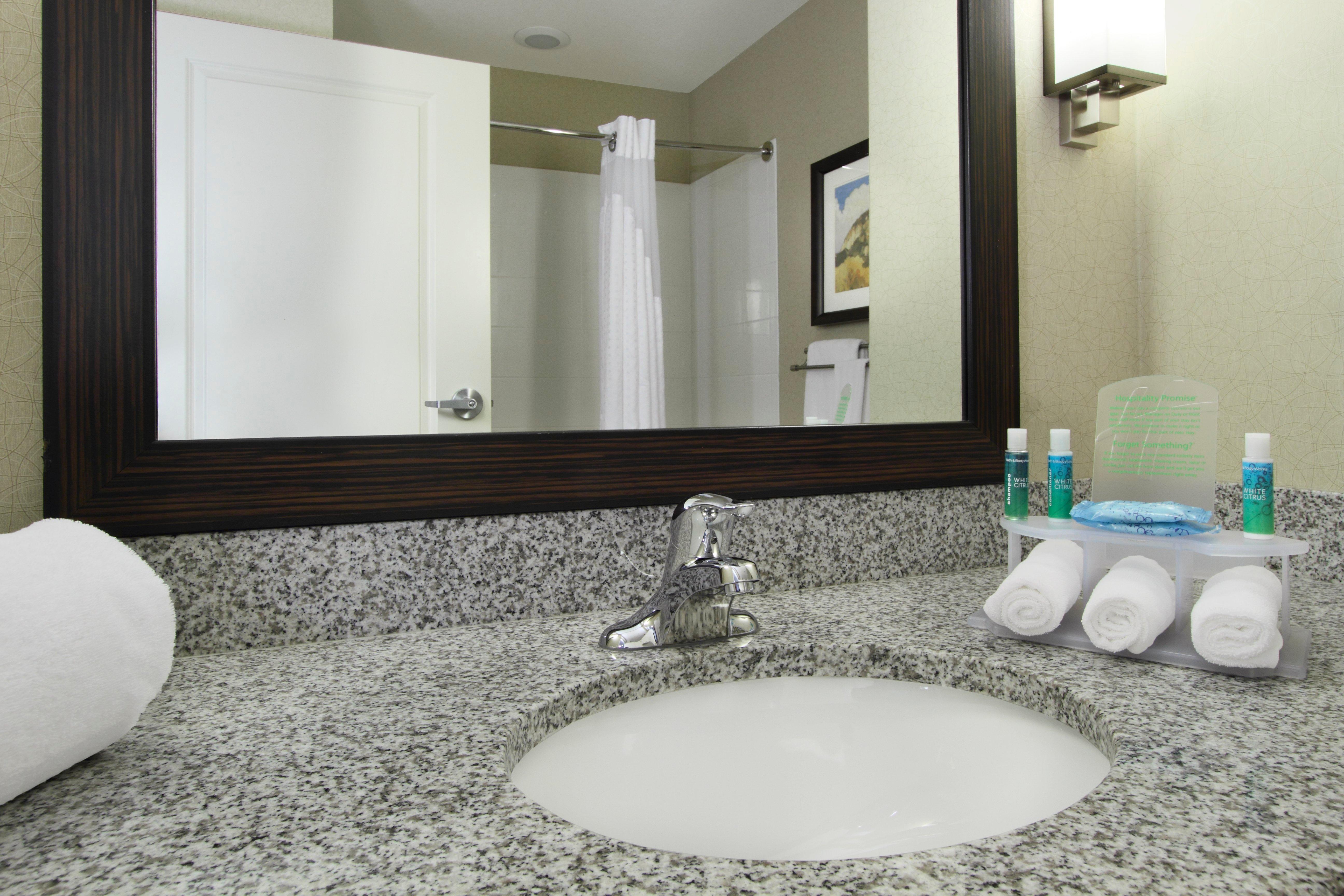 holiday inn express and suites colorado springs fi