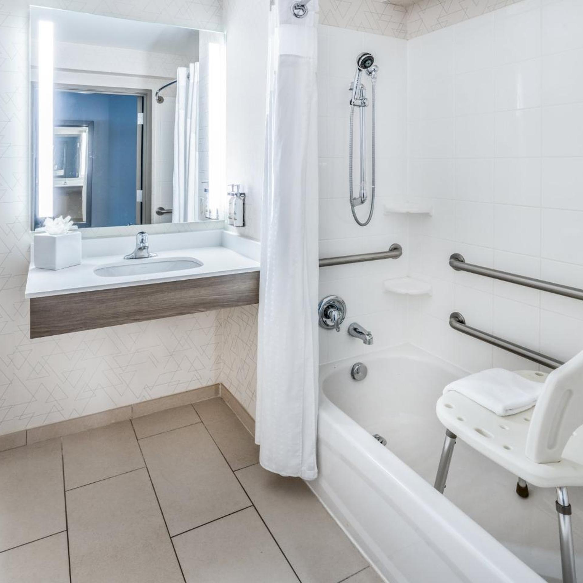 holiday inn express and suites colorado springs fi