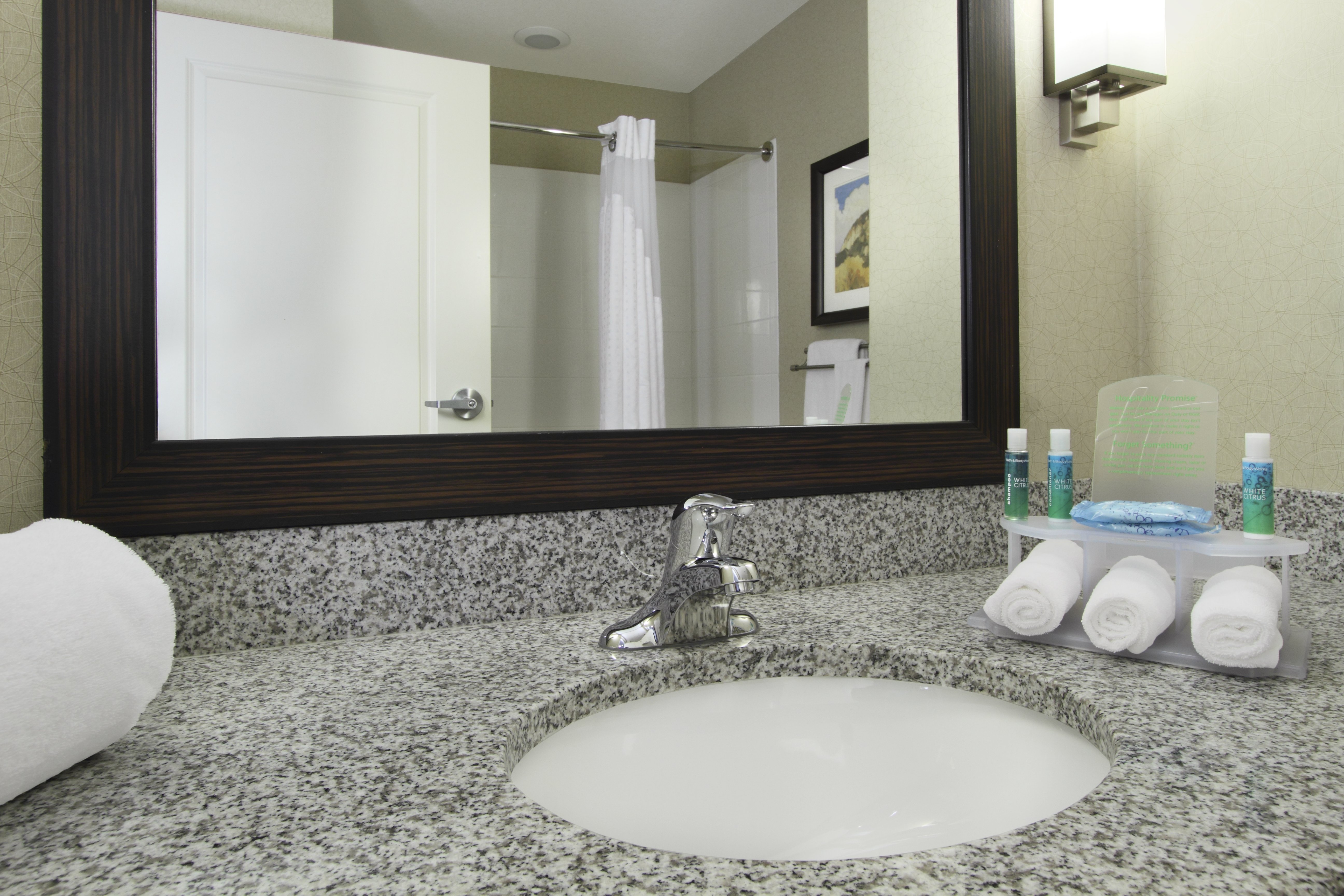 holiday inn express and suites colorado springs fi
