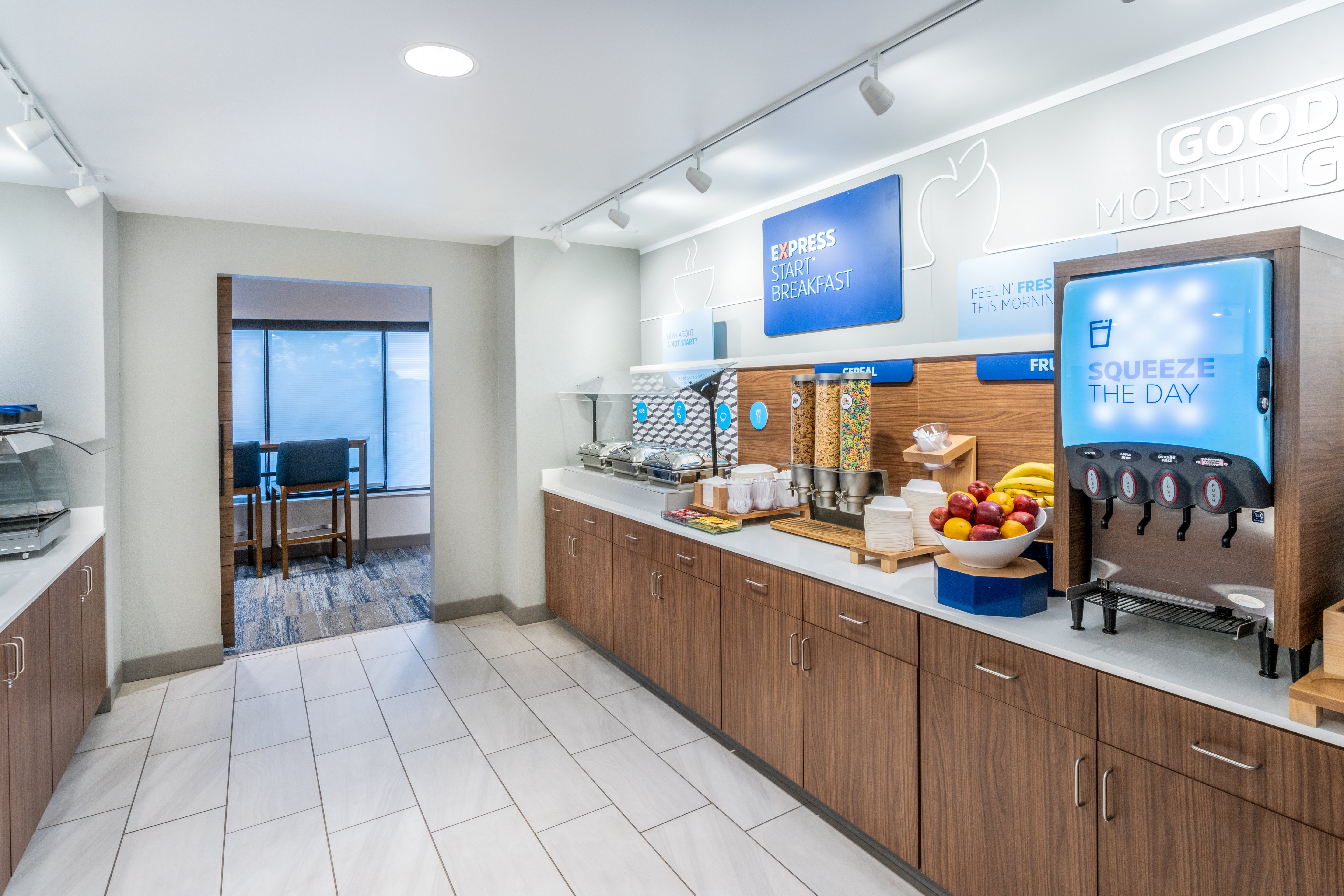 holiday inn express and suites colorado springs fi