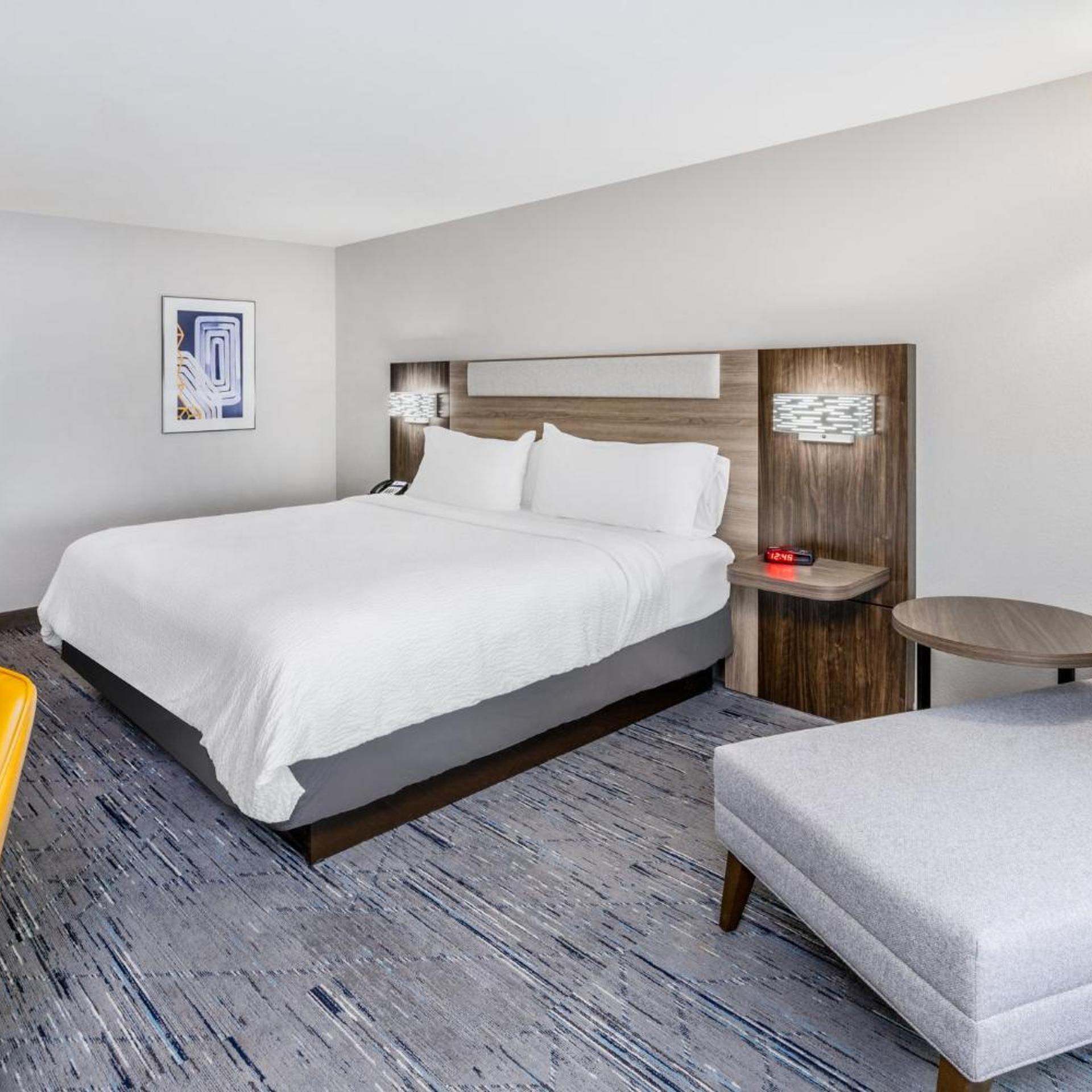 holiday inn express and suites colorado springs fi
