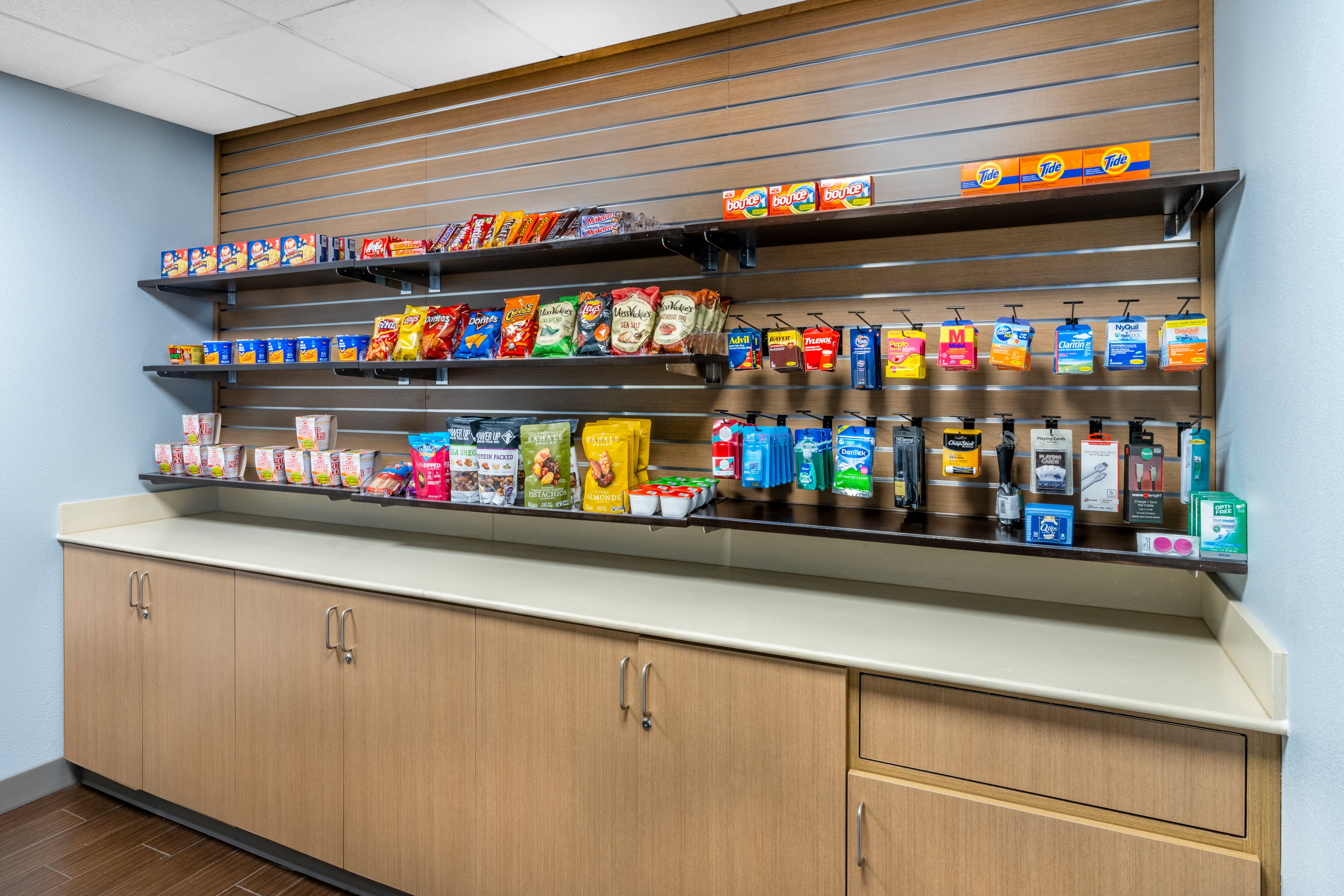 holiday inn express and suites colorado springs fi