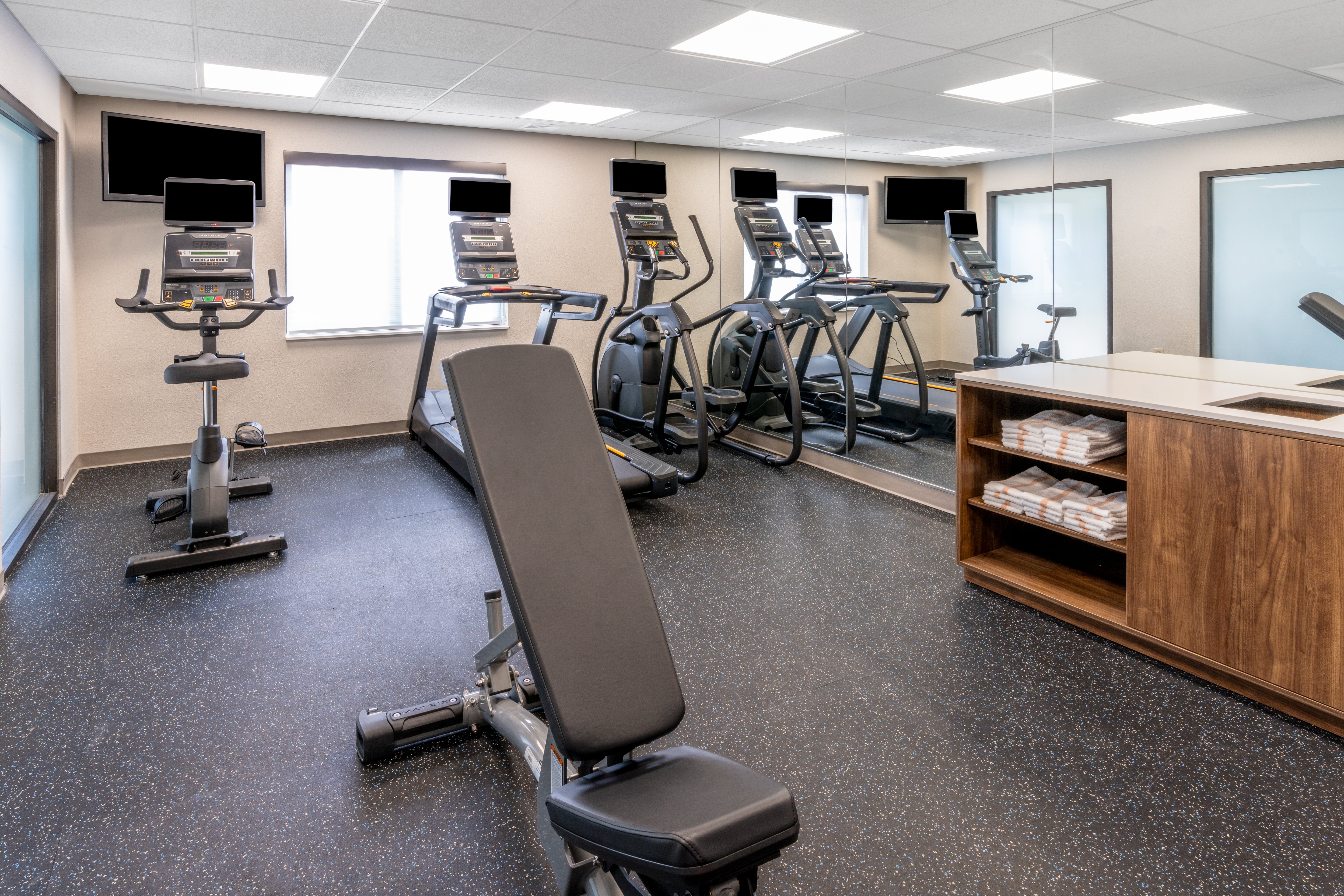 holiday inn express and suites colorado springs fi
