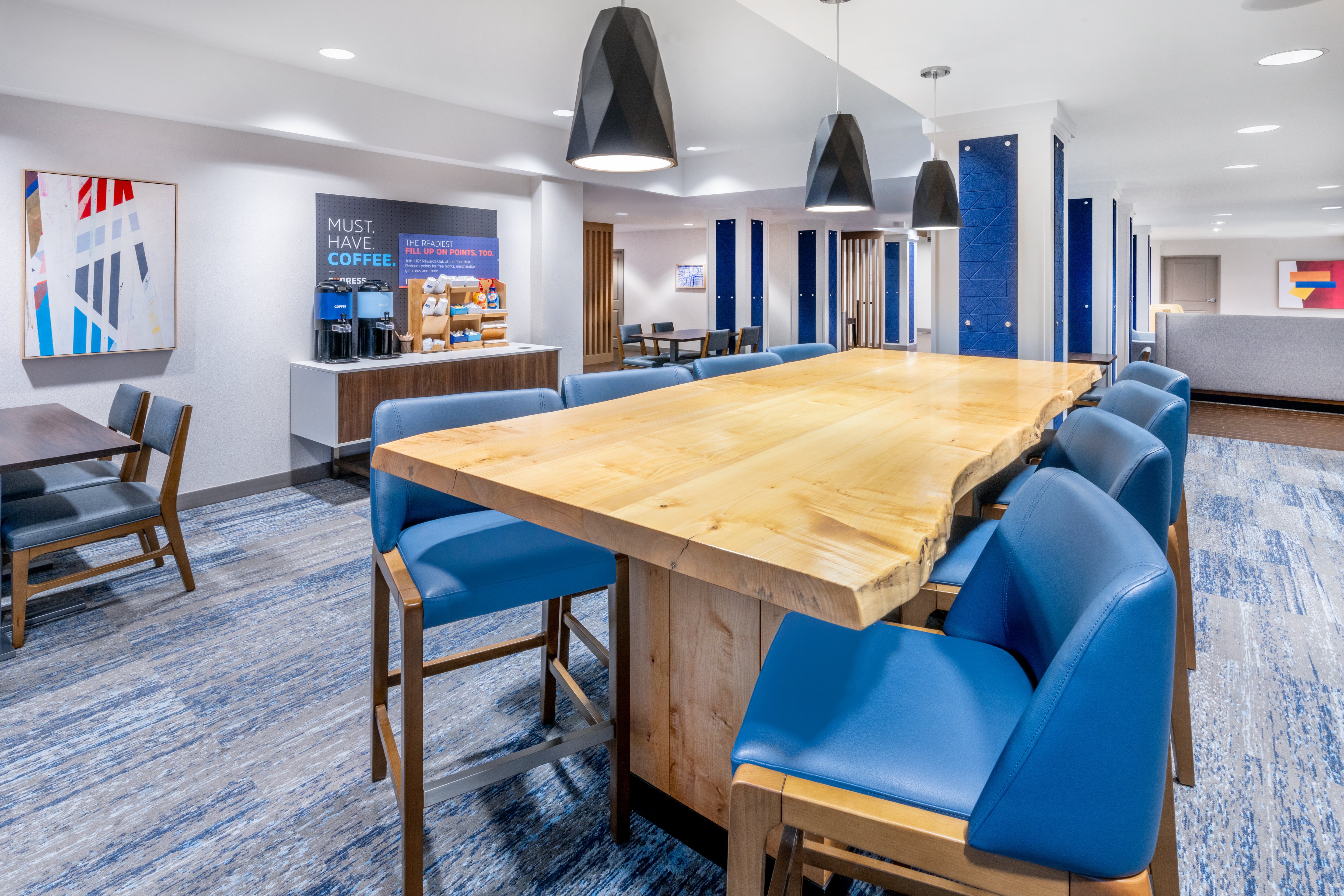 holiday inn express and suites colorado springs fi