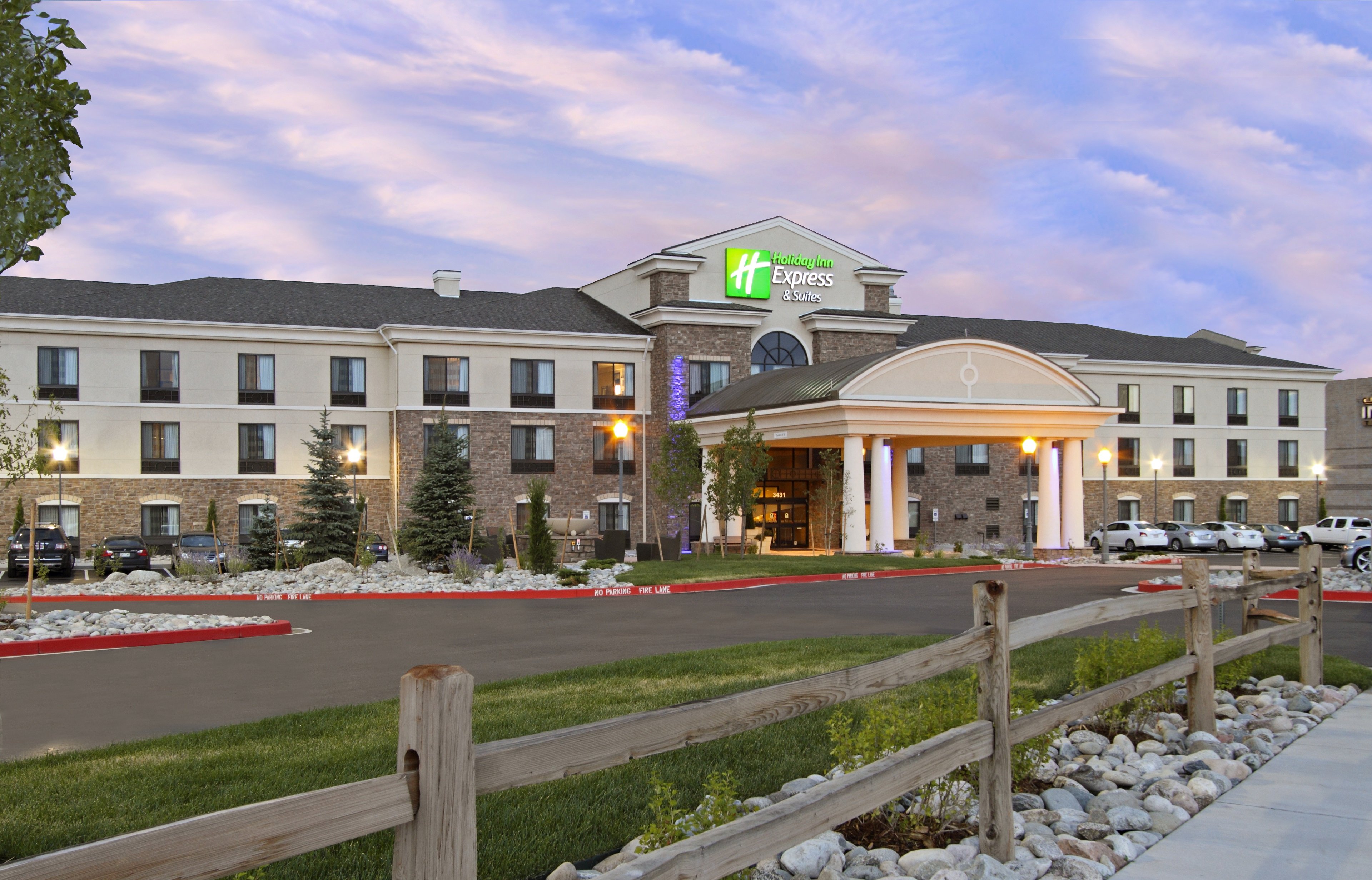holiday inn express and suites colorado springs fi