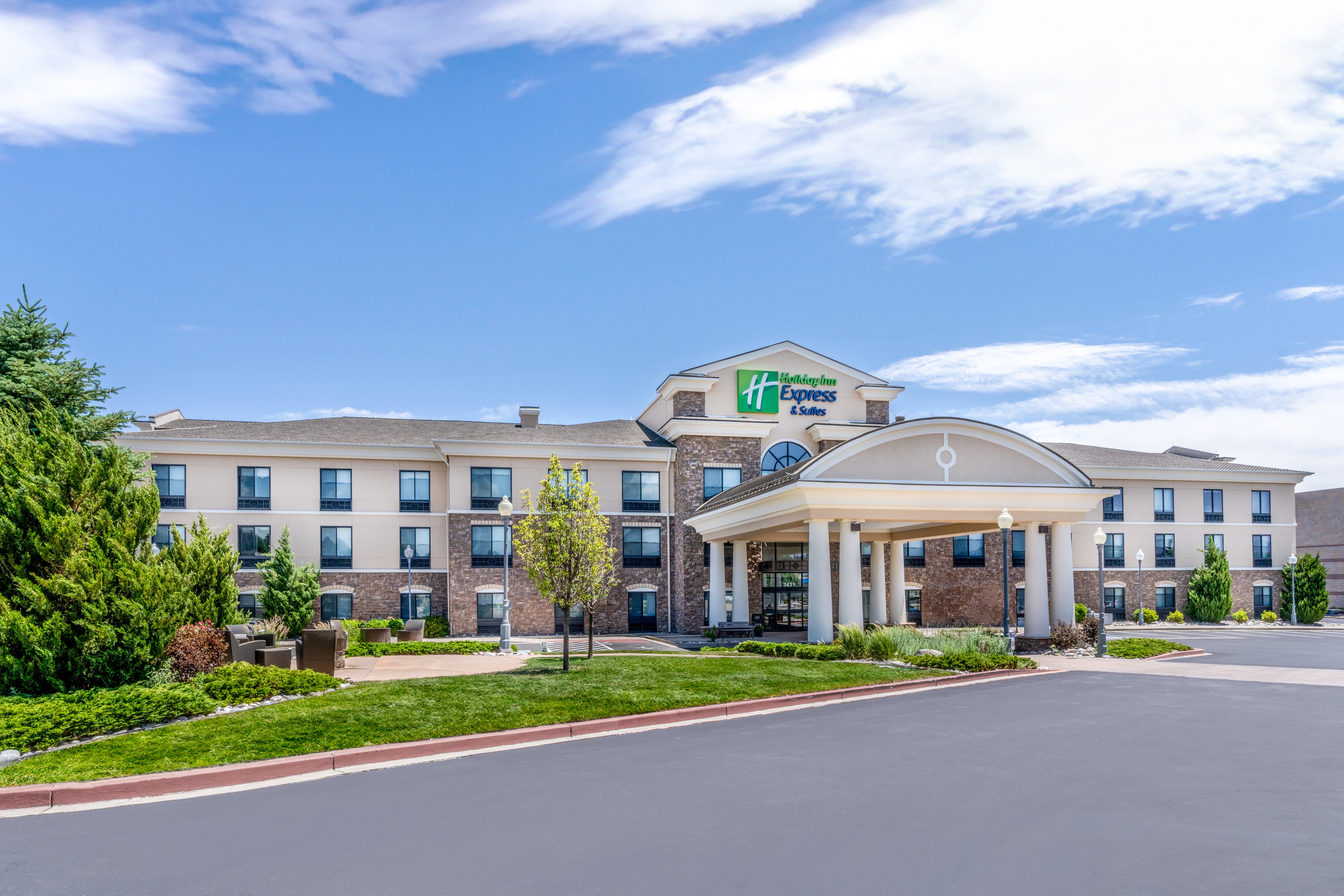 holiday inn express and suites colorado springs fi