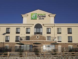 holiday inn express and suites colorado springs fi