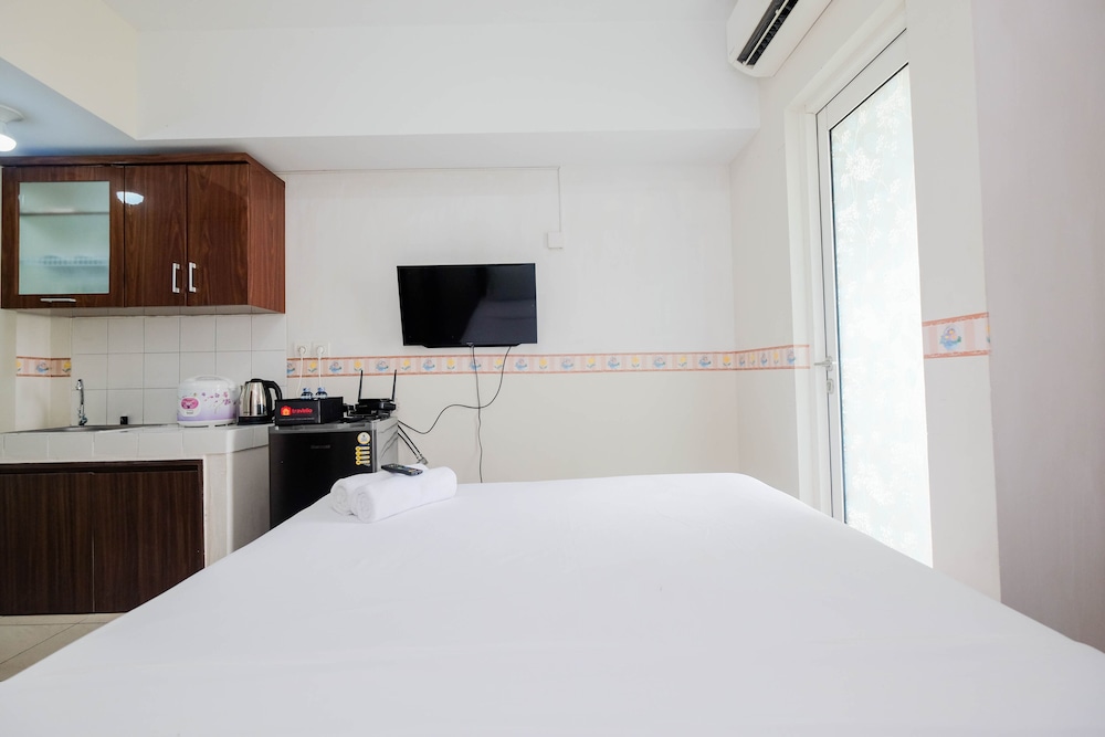 comfortable studio at springlake summarecon bekasi apartment