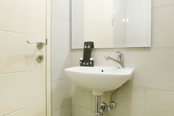 modern luxurious studio room at anderson supermall mansion apartment