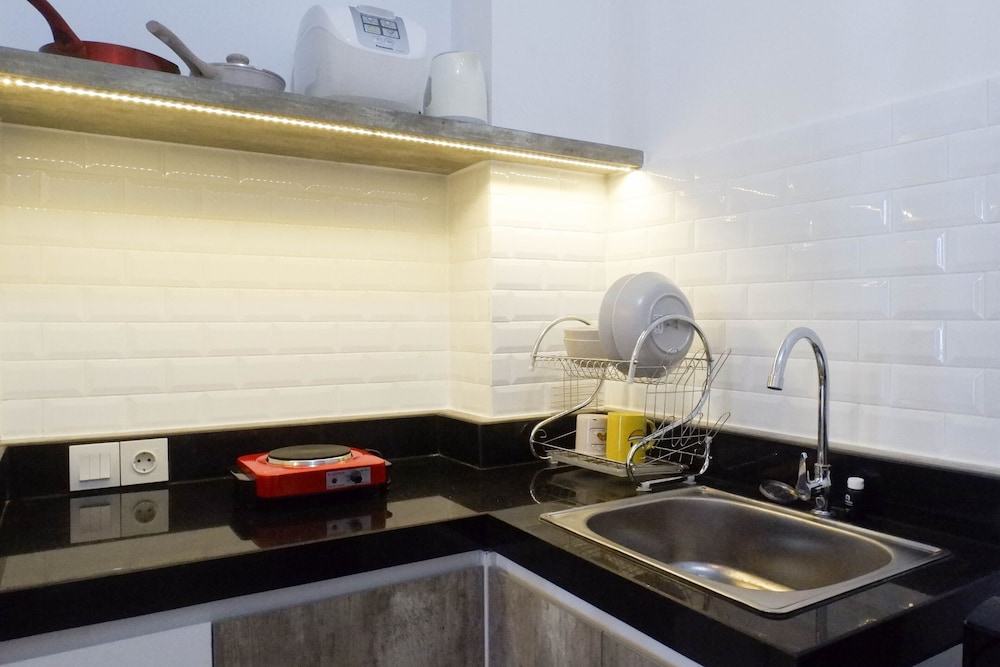 modern luxurious studio room at anderson supermall mansion apartment