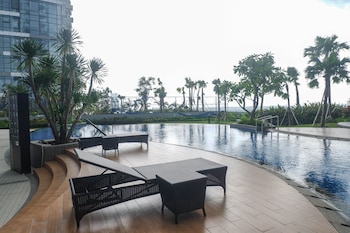 modern luxurious studio room at anderson supermall mansion apartment