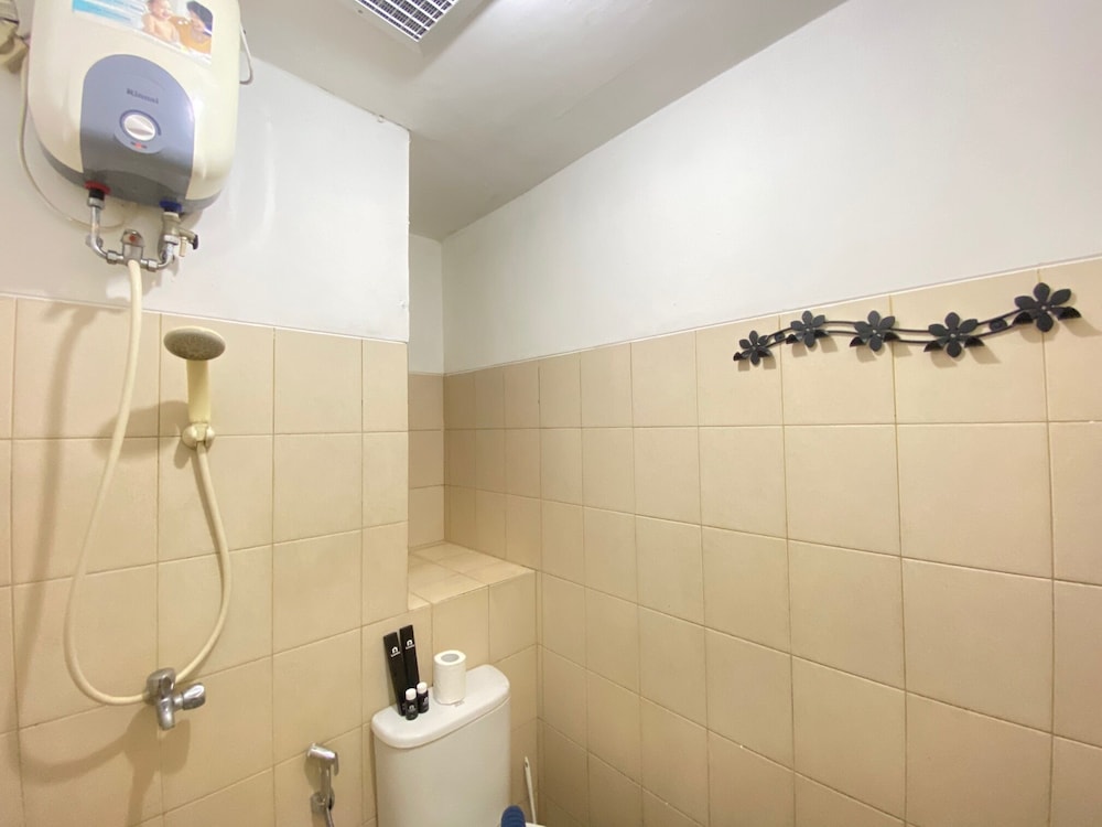 comfy and well appointed 2br at tamansari panoramic apartment