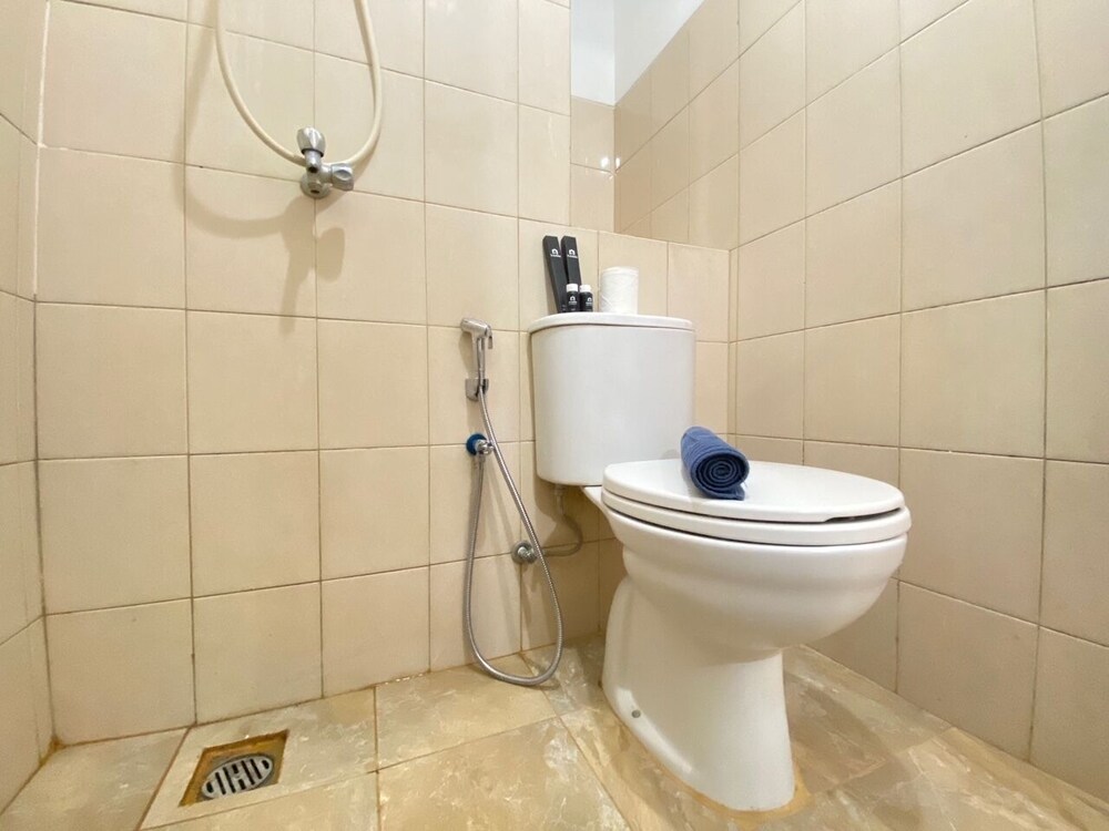 comfy and well appointed 2br at tamansari panoramic apartment