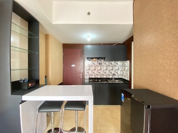 comfy and well appointed 2br at tamansari panoramic apartment