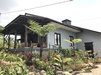 villa bawean terrace cipanas