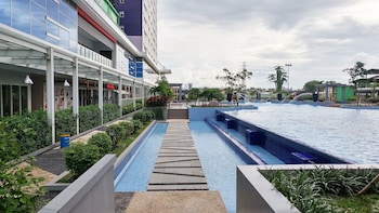 Cozy Living 2Br Green Pramuka City Apartment Next To Mall,,0 star