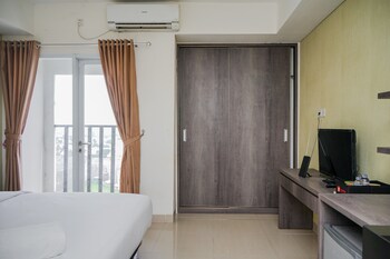 Cozy And Sweet Studio At Paramount Skyline Apartment,,0 star